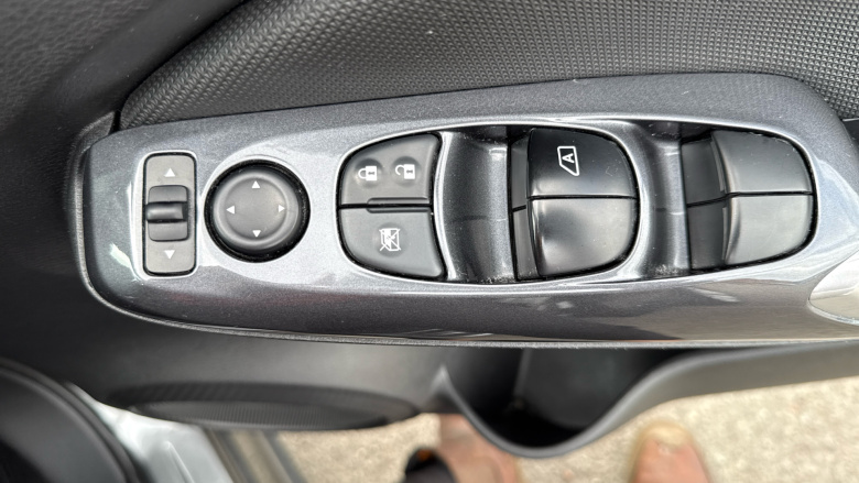 Nissan Juke 1.0 DiG-T Acenta 5dr Petrol Hatchback